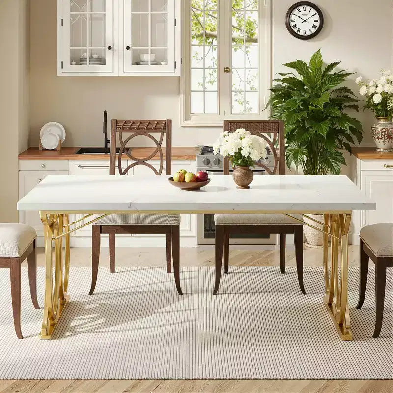Tavolo da pranzo da 63 pollici per 4-6 persone, piano in finto marmo bianco, struttura in acciaio dorato, tavolo da cucina con piedini regolabili