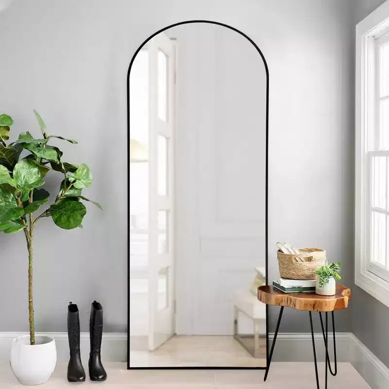 Specchio a figura intera moderno ad arco con cornice in metallo nera, 64x21, nero