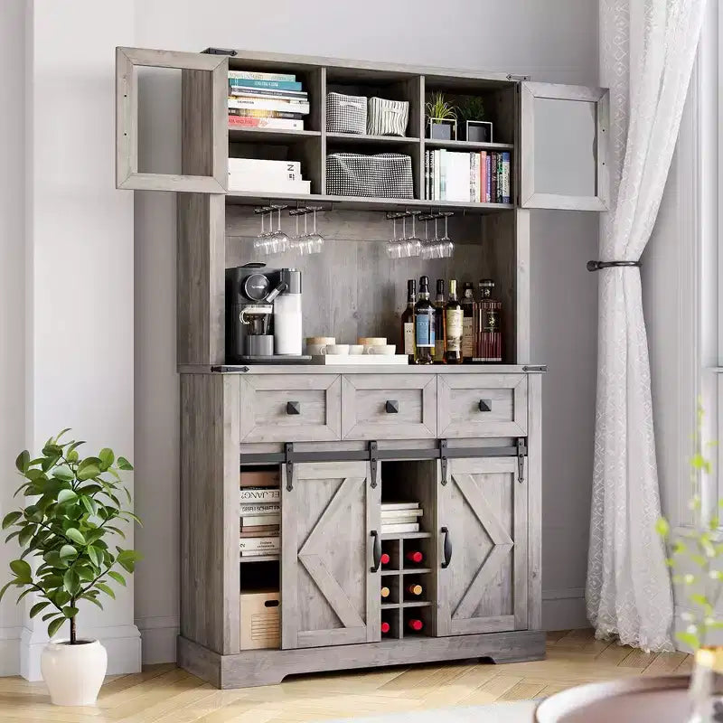 Credenza da bar farmhouse da 72 con anta scorrevole stile fienile, mobile alto da cucina con alzata contenitore e 3 cassetti